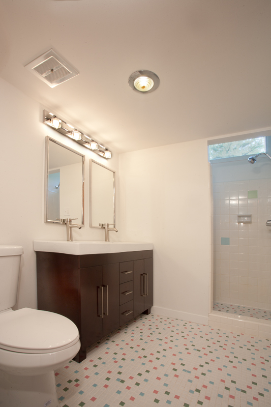 AFTER - A bathroom so clean, you could eat in it! Um, maybe not the best idea....but still, you get the point, right?