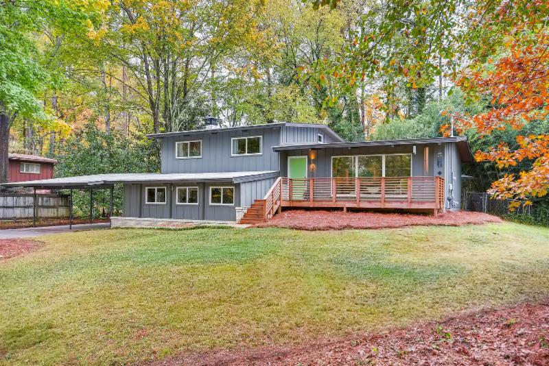 3660 Northake Drive, Northcrest, Atlanta Mid-Century Modern, MCM, Modern Homes Atlanta GA, Northcrest Modern, Mid-Century Modern, Contemporary homes Atlanta GA, Domo Realty