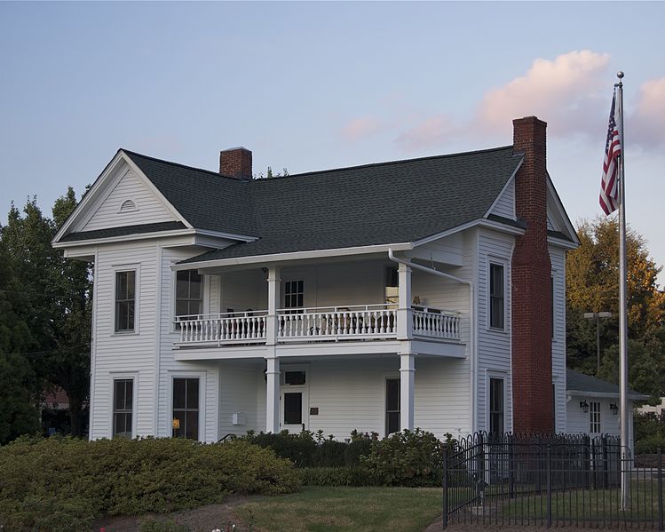 Neighborhood Spotlight: Dunwoody Neighborhood Spotlight: Dunwoody