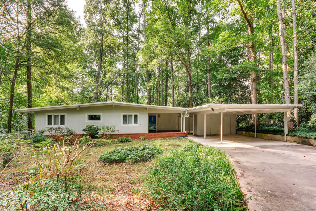 It's no secrete that mid-century modern homes have a major cool factor! Atlanta mid-century modern homes for sale, MCM Atlanta Homes, Atlanta modern homes for sale, mid-century atlanta, atlanta mid-century