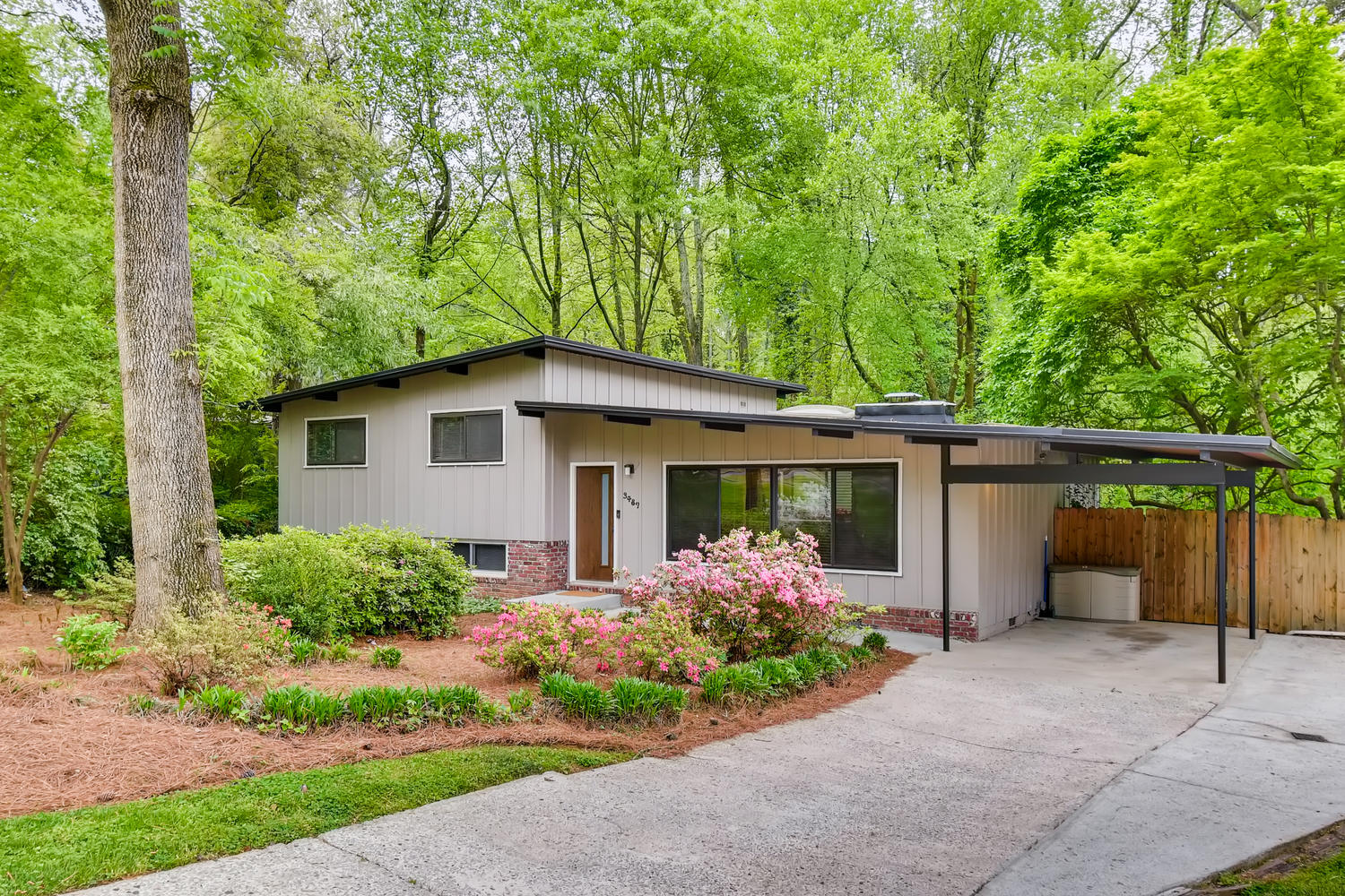 SOLD Atlanta Midcentury Modern Home domoREALTY