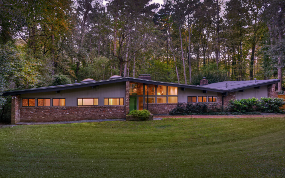 THE TIMELESS ELEGANCE OF MID CENTURY MODERN ARCHITECTURE