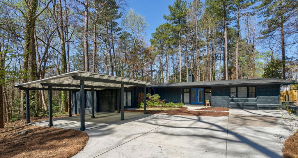 Atlanta mid-century homes, Atlanta modern homes, Atlanta mid-century ranches, Atlanta mcm homes, mid-modern home for sale Atlanta Ga, Domo Realty, Northcrest, Northcrest homes, Northcrest homes for sale, moving to atlanta, where to live in Atlanta GA, best neighborhoods atlanta GA