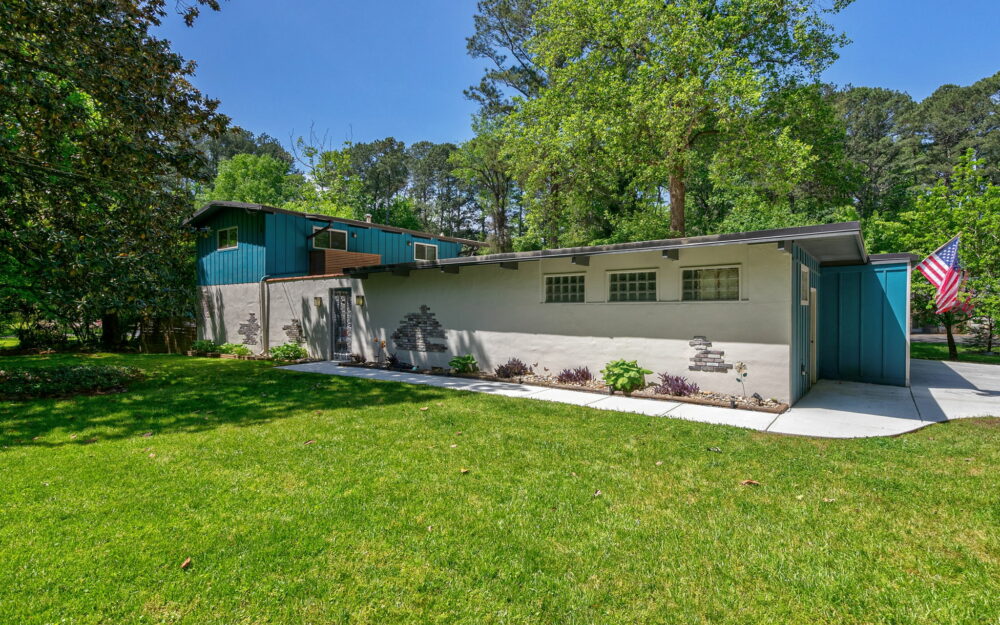 Northcrest Mid-Century Modern – A Rare Floor plan!