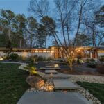 Mid-Century Modern Neighborhood Spotlight – Amberwood