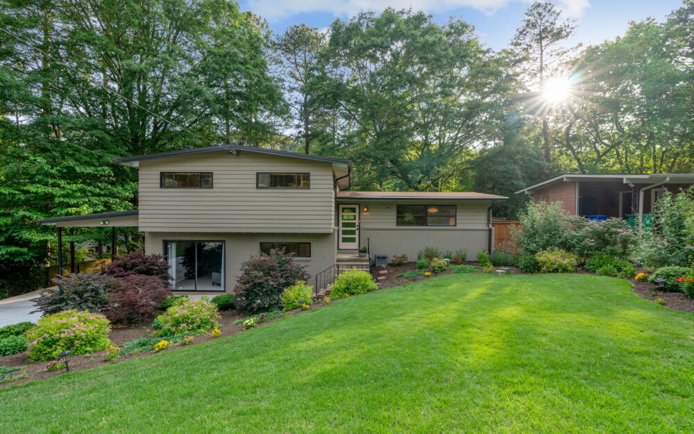 Just Listed – Cool Mid-Century Modern Home in Northwoods