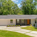 Sunlit Perfection Walk to Oak Grove Market: 1377 Oak Grove Dr., Decatur