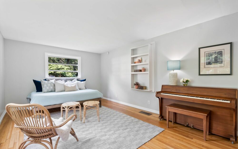 Is it possible to Sell and Buy at the same time?