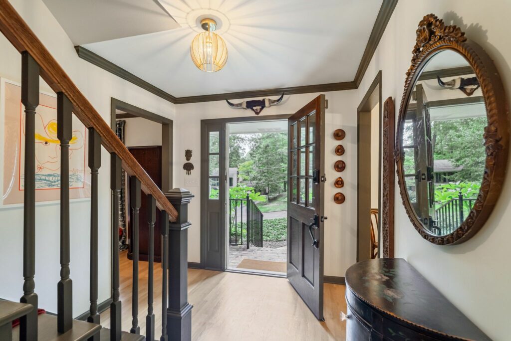 #1 Atlanta listing agent, moving to Atlanta, cool homes for sale in Sandy Springs