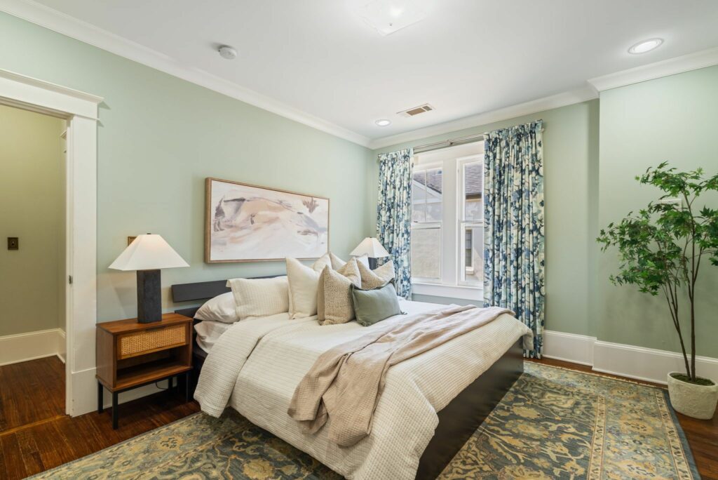 Top selling Atlanta listing agent, find the best realtor near me, Atlanta Bungalows for sale, #1 Atlanta realtor