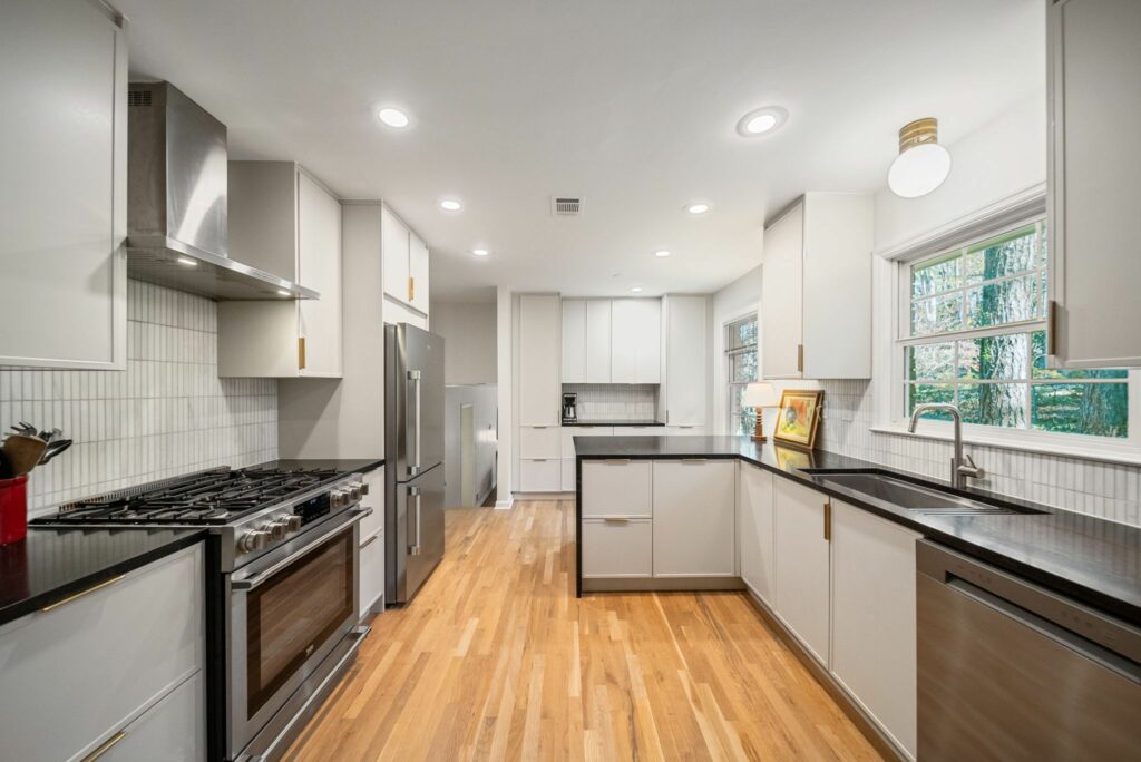 Best Atlanta realtor, moving to Atlanta, top selling listing agent in Atlanta, find the best Atlanta real estate agent near me 